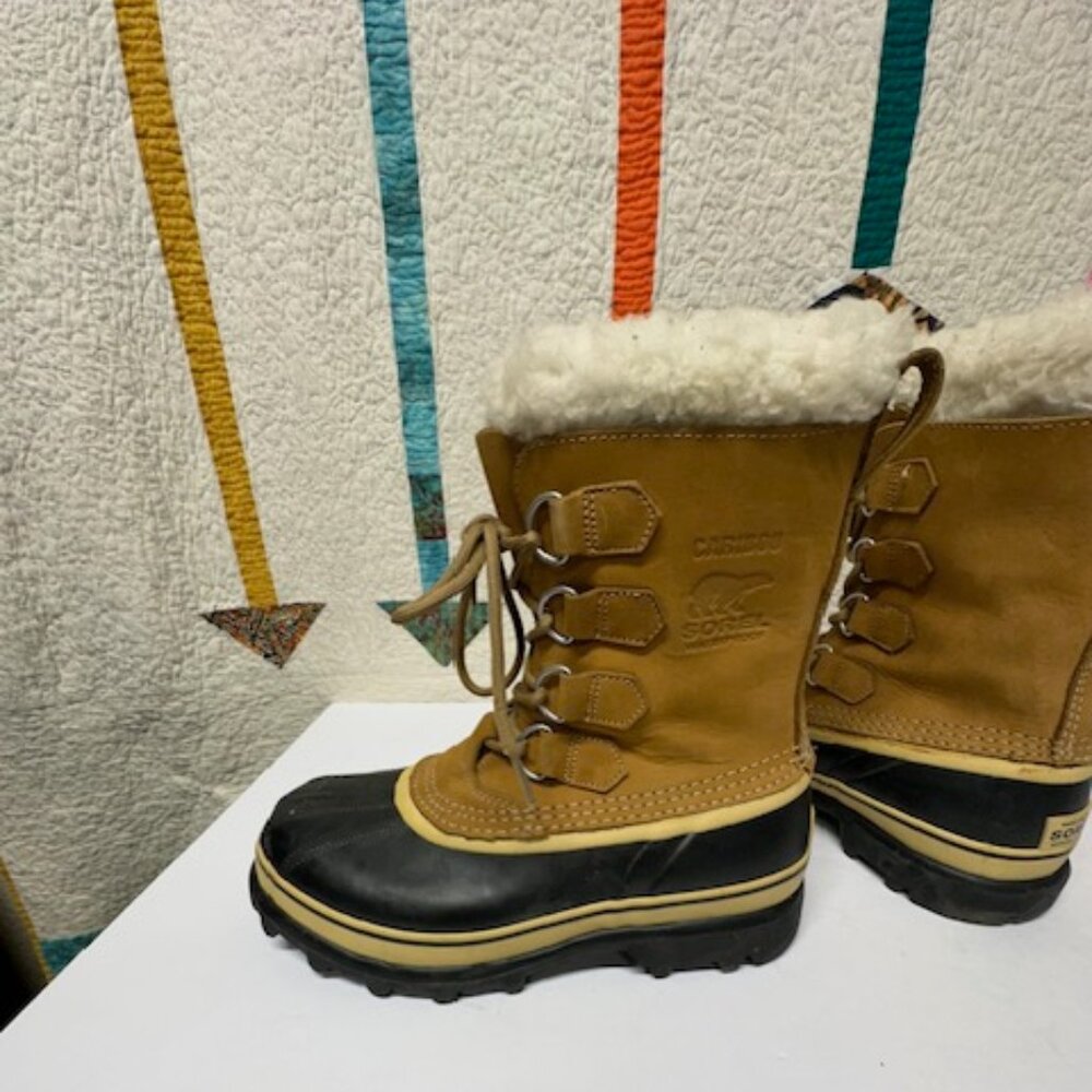 Sorel Women's Tan and Black Winter Boots